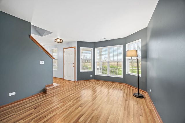 568 Four Seasons Boulevard, Aurora, IL 60504