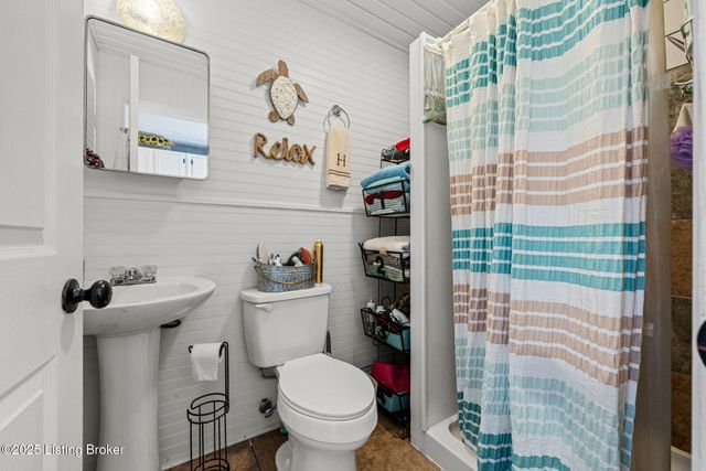 585 Trailwoods Ln, Leitchfield, KY 42754