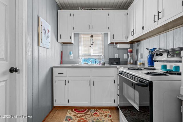 585 Trailwoods Ln, Leitchfield, KY 42754