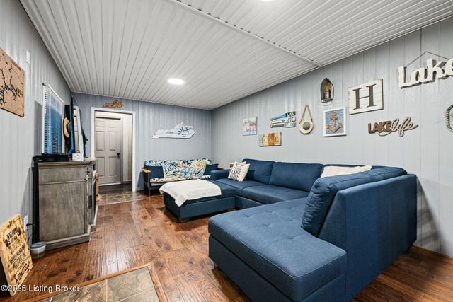 585 Trailwoods Ln, Leitchfield, KY 42754