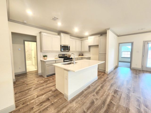 490 Oak Creek Drive, Lavon, TX 75166