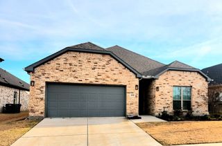 490 Oak Creek Drive, Lavon, TX 75166