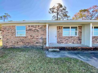 9541 Lillian Hwy, Pensacola, FL 32506