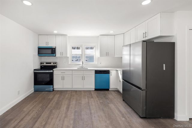 182 Lexington Road, Shirley, NY 11967