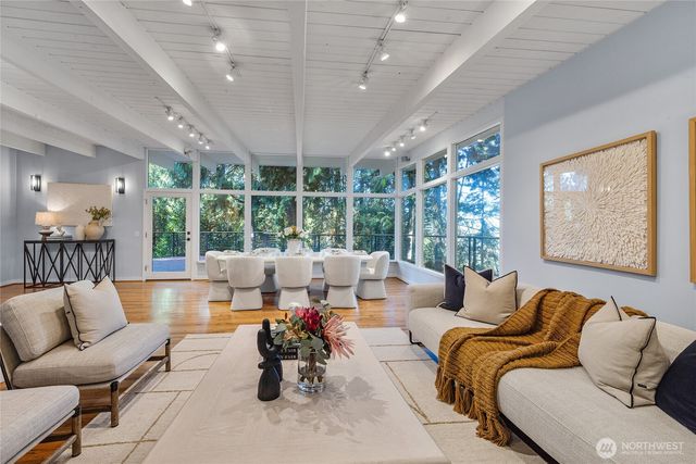 2635 109th Place NE, Bellevue, WA 98004