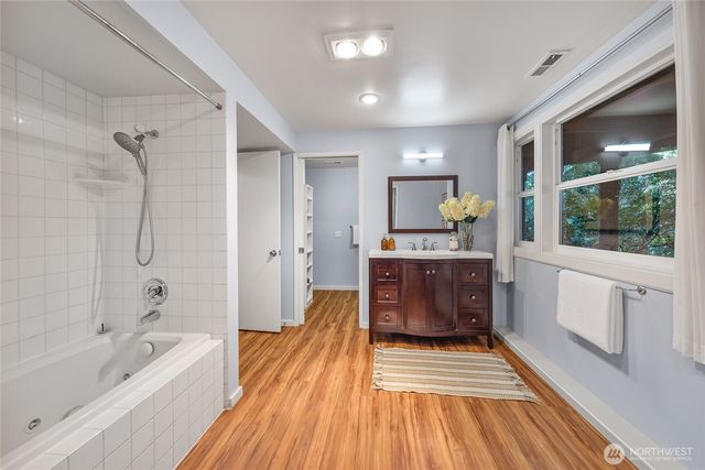 2635 109th Place NE, Bellevue, WA 98004