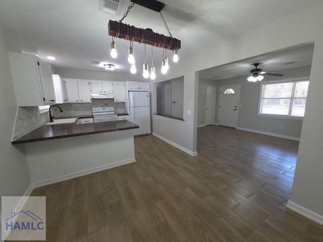 979 White Circle, Hinesville, GA 31313