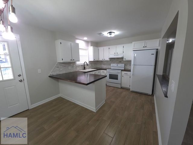 979 White Circle, Hinesville, GA 31313