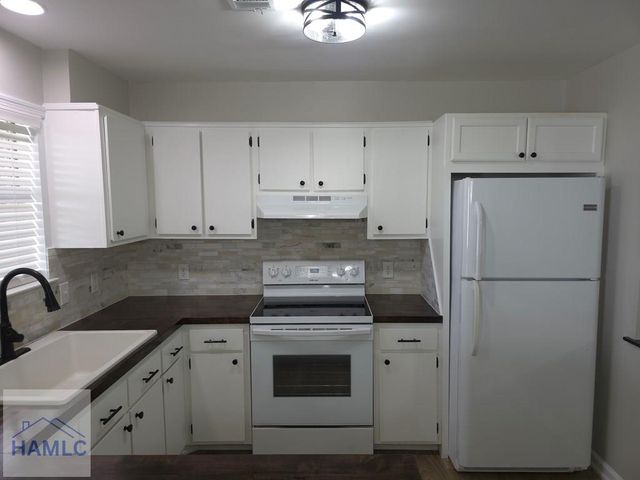 979 White Circle, Hinesville, GA 31313