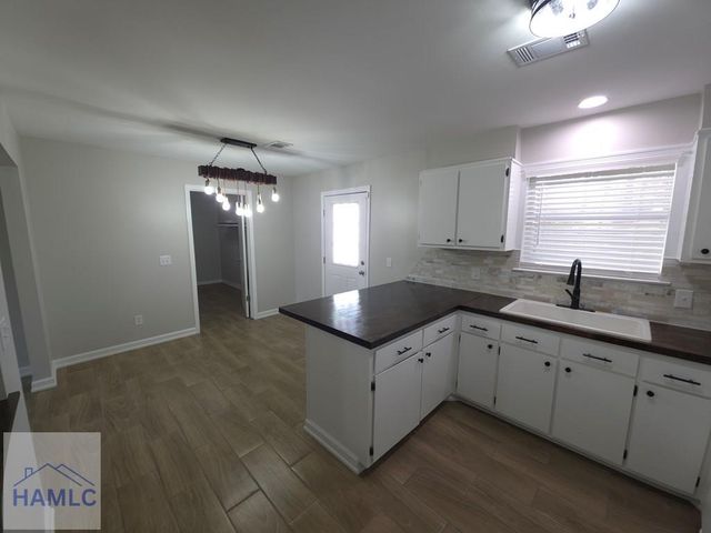 979 White Circle, Hinesville, GA 31313