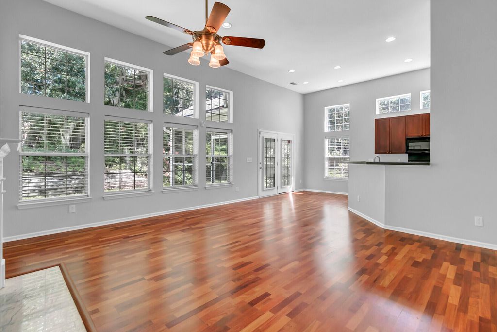 Image 11 of property listing at 116 Carolinian Drive, Summerville, SC 29485