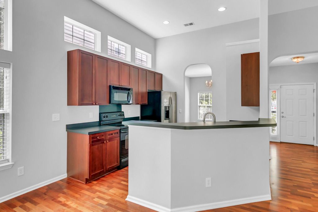 Image 14 of property listing at 116 Carolinian Drive, Summerville, SC 29485