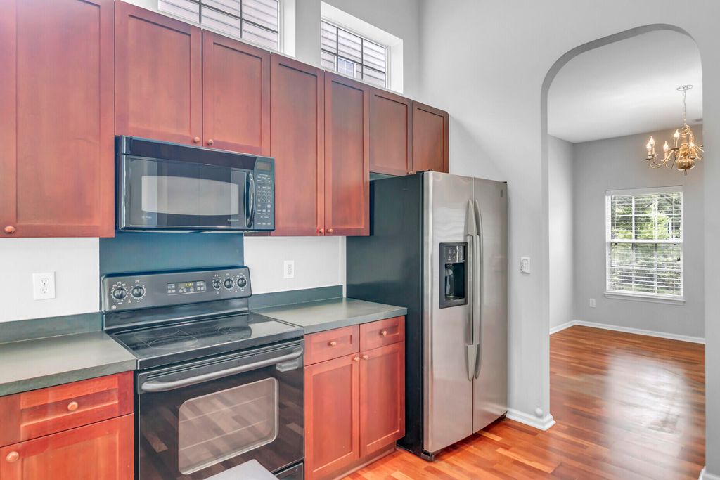 Image 15 of property listing at 116 Carolinian Drive, Summerville, SC 29485