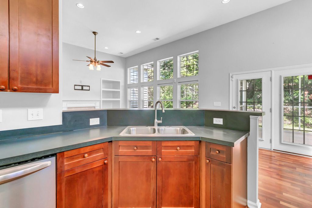 Image 17 of property listing at 116 Carolinian Drive, Summerville, SC 29485