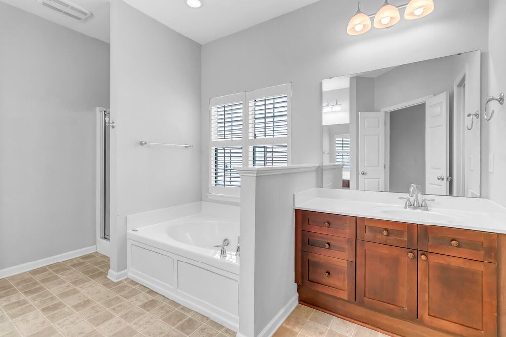 Image 20 of property listing at 116 Carolinian Drive, Summerville, SC 29485