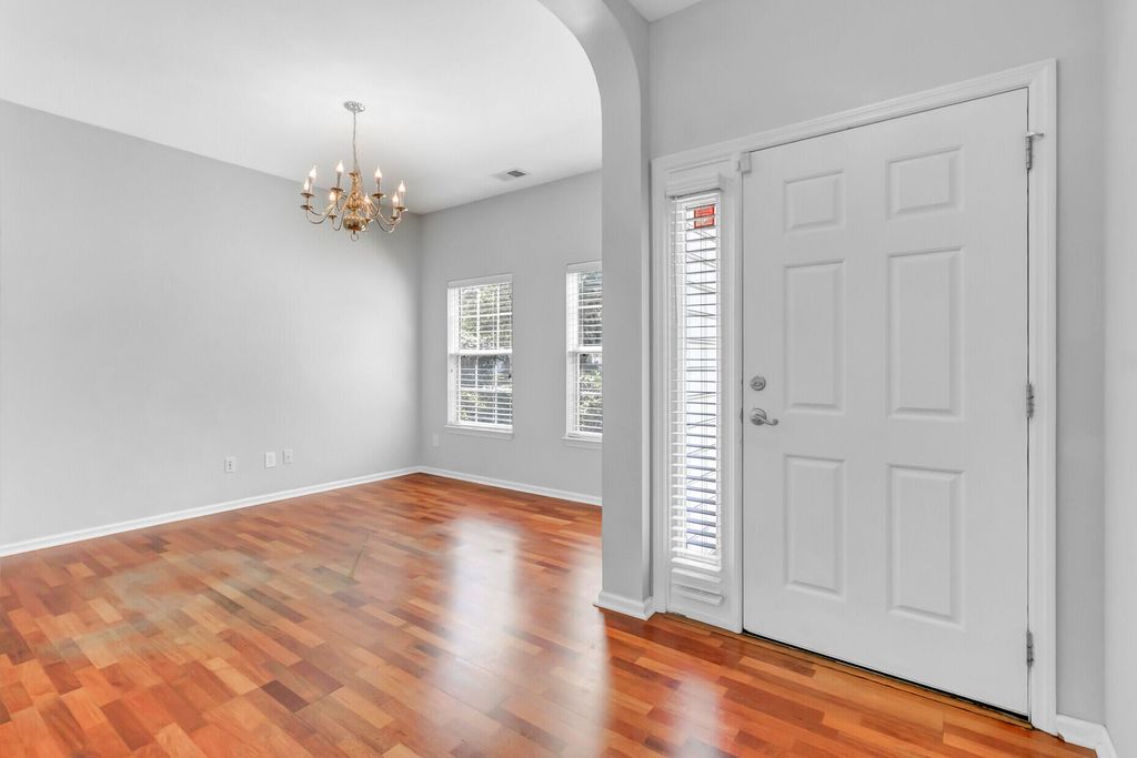 Image 5 of property listing at 116 Carolinian Drive, Summerville, SC 29485