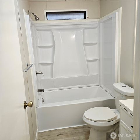 7031 NE 175th Street #20, Kenmore, WA 98028