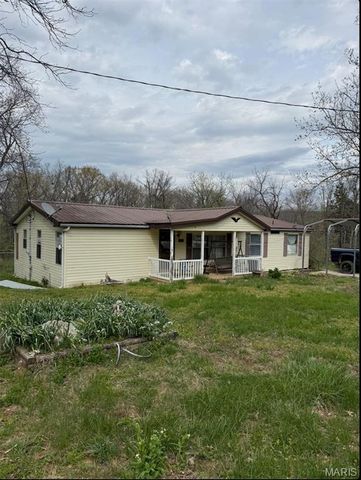 8035 T Highway, Farmington, MO 63640