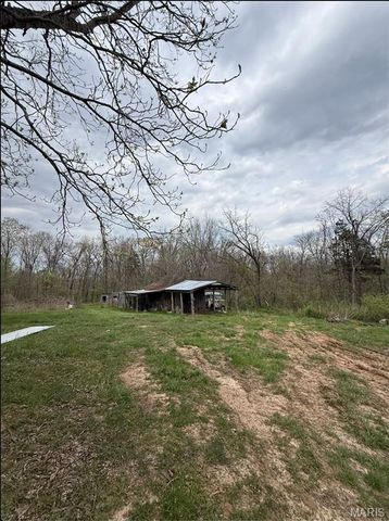 8035 T Highway, Farmington, MO 63640