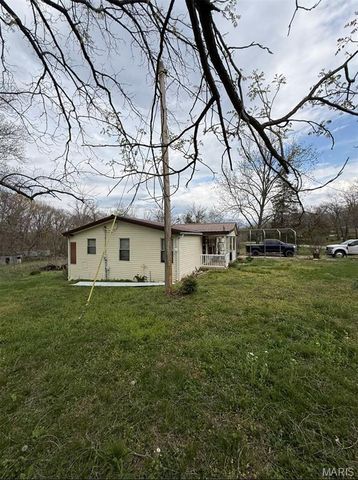 8035 T Highway, Farmington, MO 63640