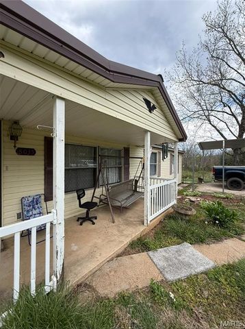 8035 T Highway, Farmington, MO 63640