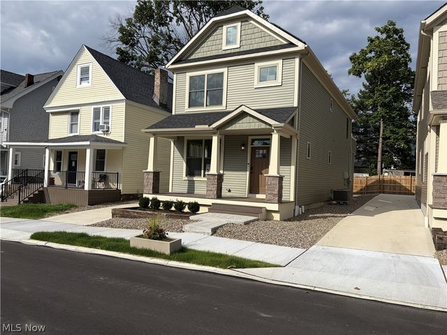 1881 Woodlawn Avenue, Cleveland, OH 44112