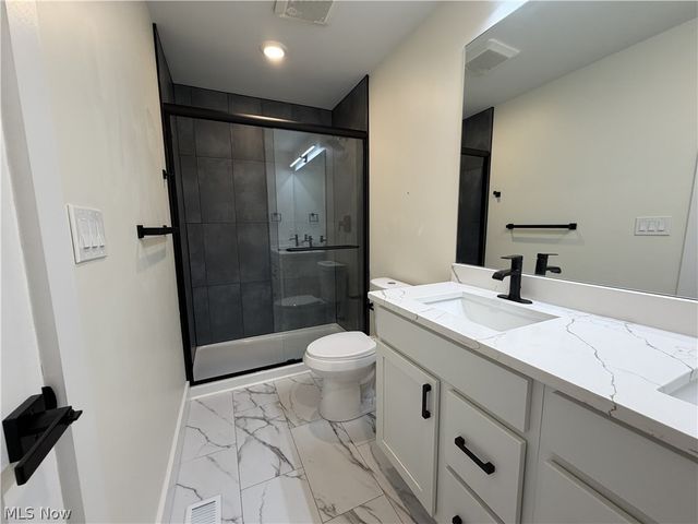 1881 Woodlawn Avenue, Cleveland, OH 44112