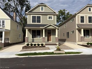 1881 Woodlawn Avenue, Cleveland, OH 44112