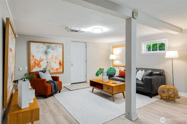 9336 35th Avenue NE, Seattle, WA 98115
