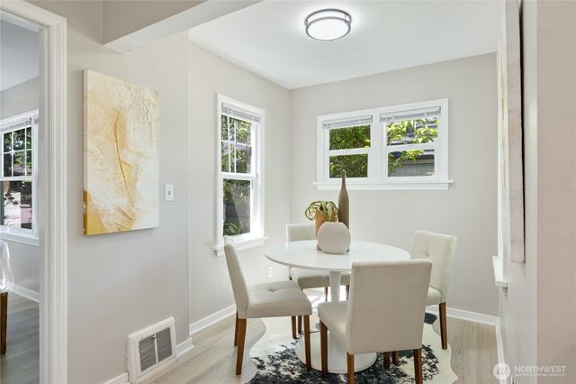 9336 35th Avenue NE, Seattle, WA 98115
