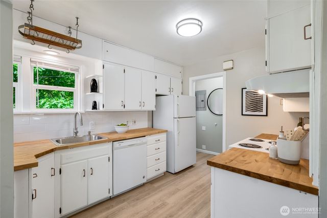 9336 35th Avenue NE, Seattle, WA 98115