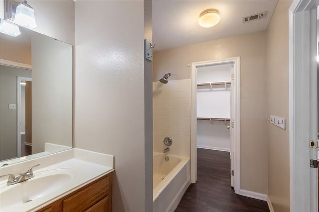2441 Pintail Loop, College Station, TX 77845