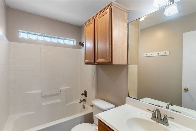 2441 Pintail Loop, College Station, TX 77845