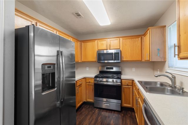 2441 Pintail Loop, College Station, TX 77845