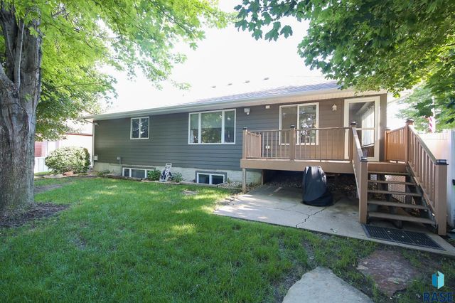 5015 E Newcastle St Street, Sioux Falls, SD 57110