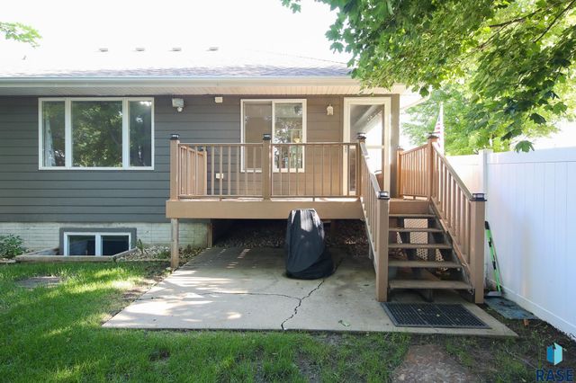 5015 E Newcastle St Street, Sioux Falls, SD 57110