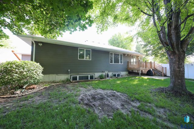 5015 E Newcastle St Street, Sioux Falls, SD 57110