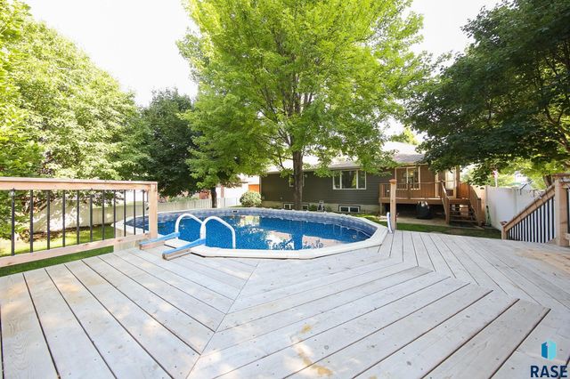 5015 E Newcastle St Street, Sioux Falls, SD 57110