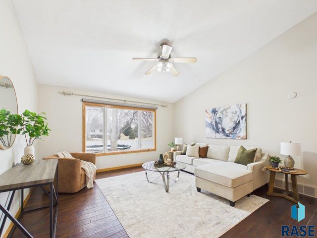 5015 E Newcastle St Street, Sioux Falls, SD 57110