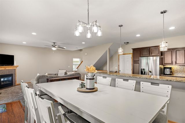 10 Ash Court, North Liberty, IA 52317