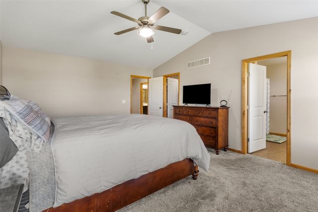 10 Ash Court, North Liberty, IA 52317
