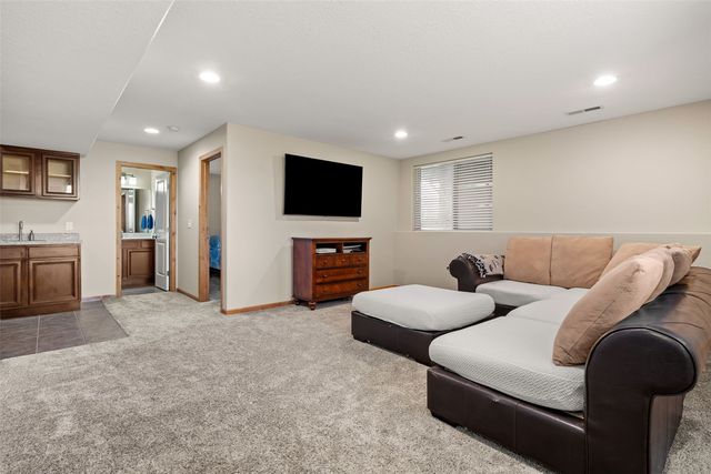 10 Ash Court, North Liberty, IA 52317