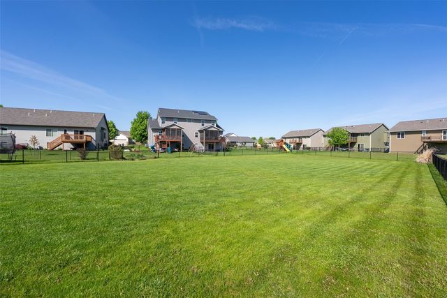 10 Ash Court, North Liberty, IA 52317