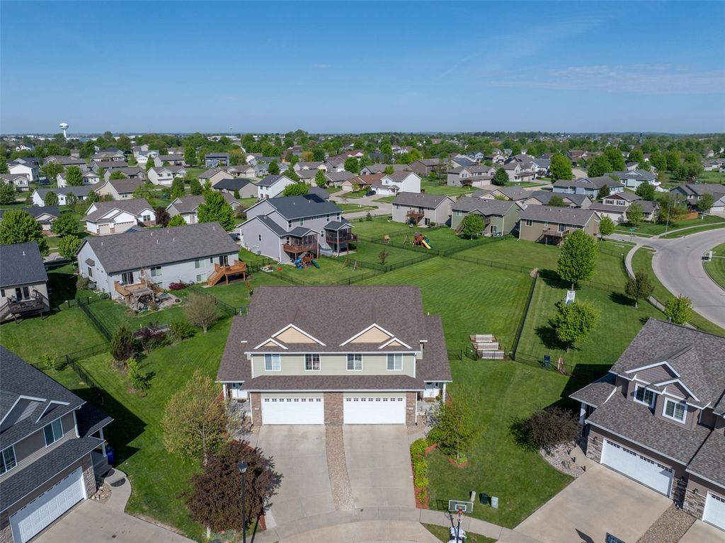 10 Ash Court, North Liberty, IA 52317