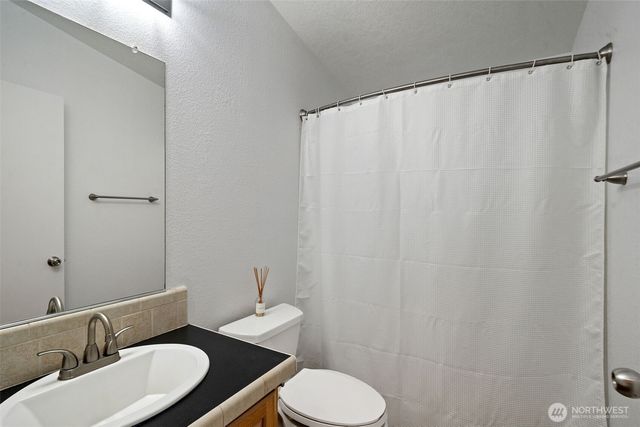 361 N Rainbow Way W, Hoodsport, WA 98548