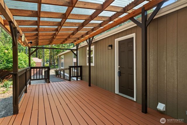 361 N Rainbow Way W, Hoodsport, WA 98548