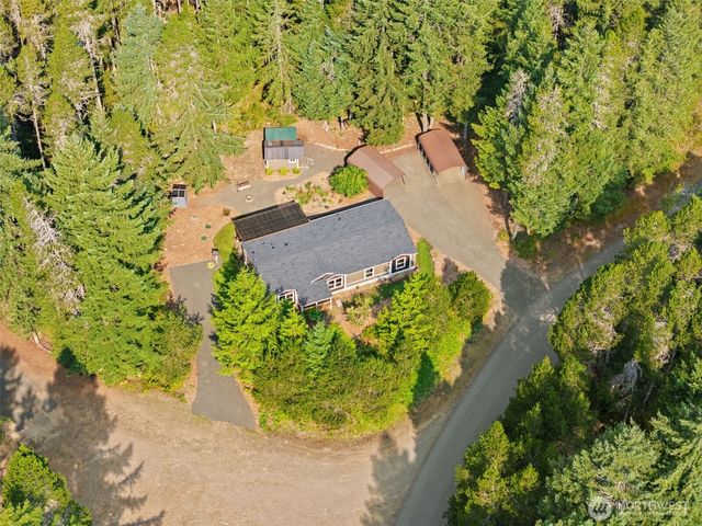 361 N Rainbow Way W, Hoodsport, WA 98548