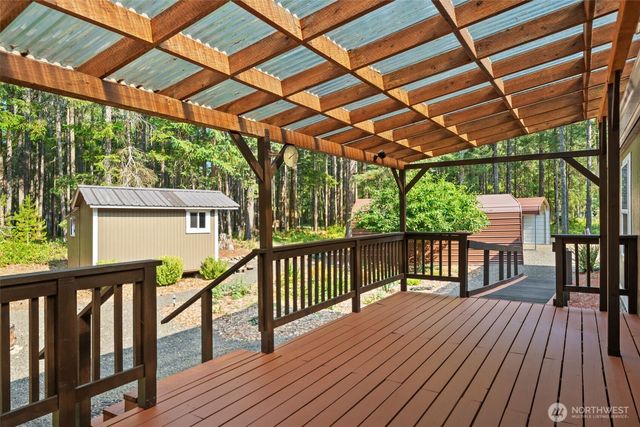 361 N Rainbow Way W, Hoodsport, WA 98548