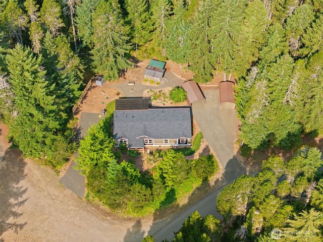 361 N Rainbow Way W, Hoodsport, WA 98548