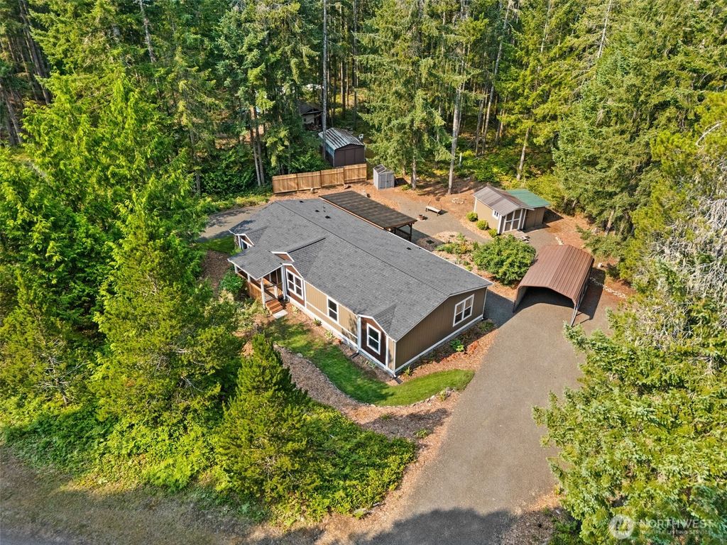 361 N Rainbow Way W, Hoodsport, WA 98548